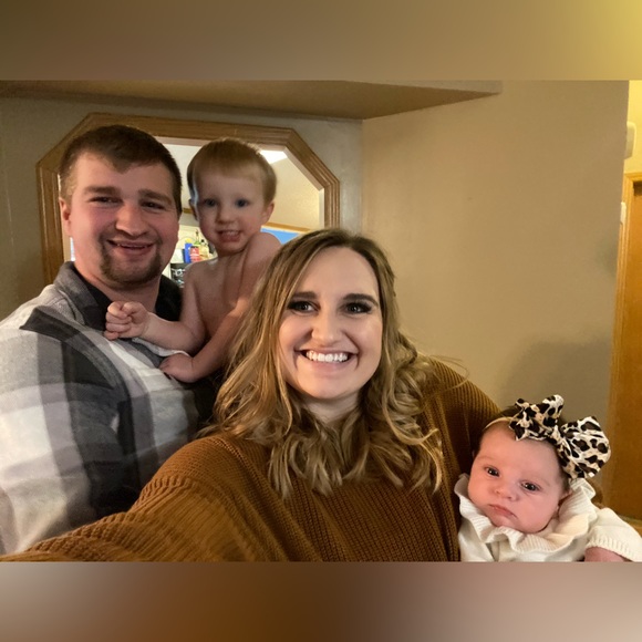 Hey!! I’m Savannah💖 I’m also a wifey💋, mama x2💙 💖, pet mama, and peds RN🩺 - Picture 6 of 14